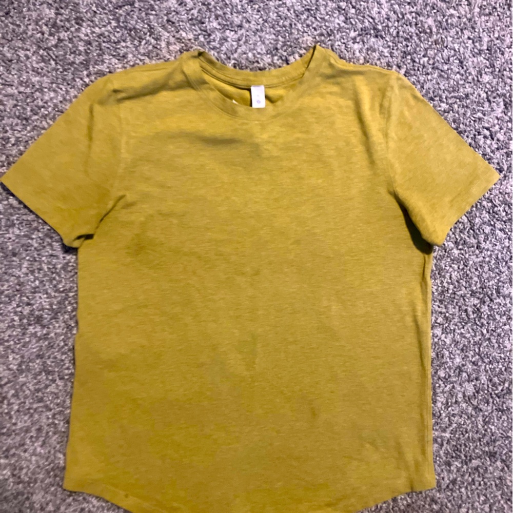 Lululemon mustard top. Like new condition!